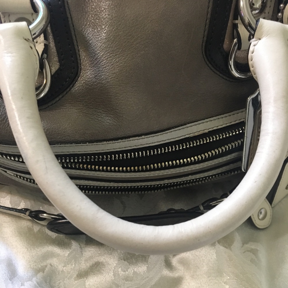 Coach Leather Purse - Excellent condition. - Picture 8 of 16